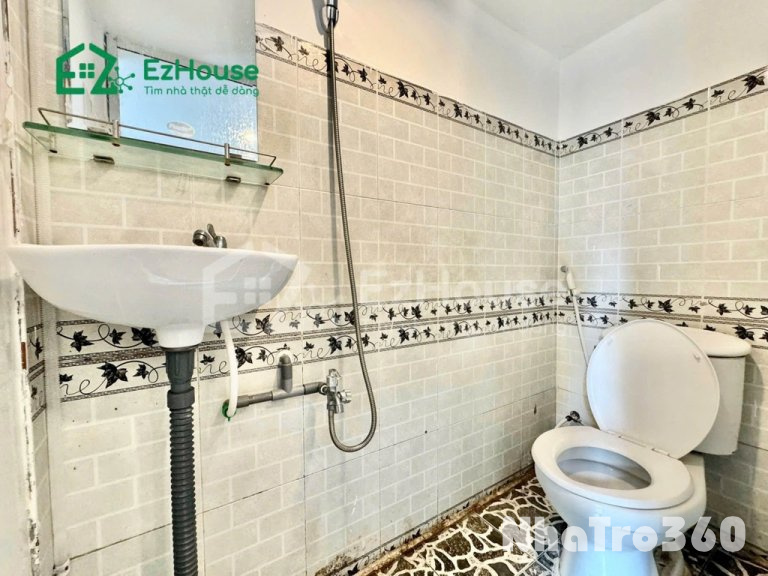 Ngay ngã tư 4 xã, gác cao, cách vhu 5p đi xe