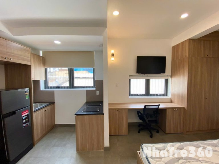 Căn hộ cho thuê ngay trung tâm quận 1, có cửa sổ đón nắng