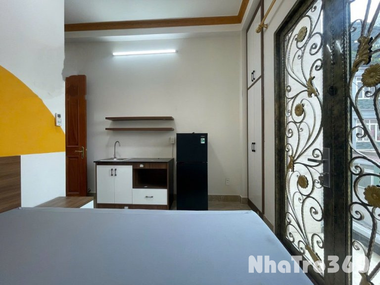 Căn hộ hộ full nội thất ban công Đề Thám quận 1