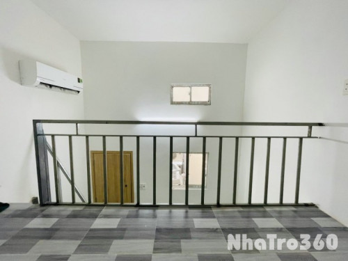 Phòng trống, cửa sổ thoáng mát