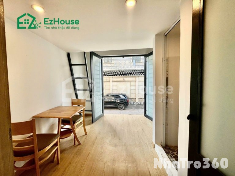 Ngay ngã tư 4 xã, gác cao, cách vhu 5p đi xe