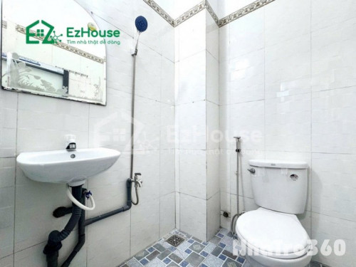 Ngay công viên Phú Lâm, có gác, giá đang giảm sâu