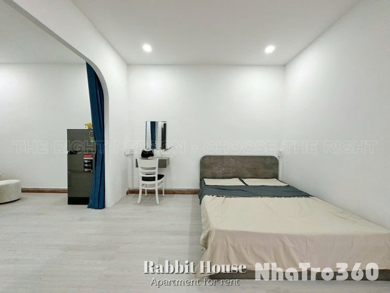 CĂN HỘ BAN CÔNG LỚN MẶT TIỀN ĐƯỜNG QUẬN 5