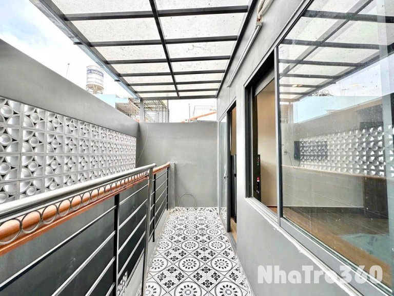 Ban công, tách bếp, phòng cao cấp giá mềm