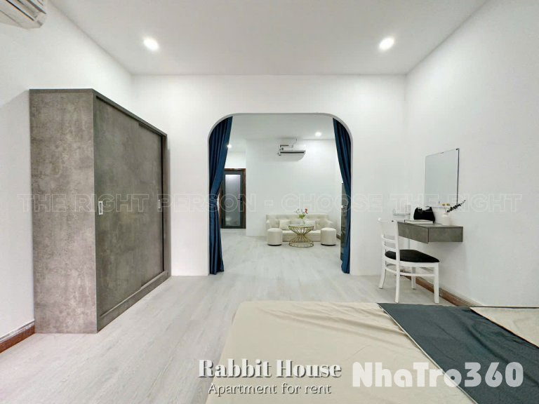 CĂN HỘ BAN CÔNG LỚN MẶT TIỀN ĐƯỜNG QUẬN 5