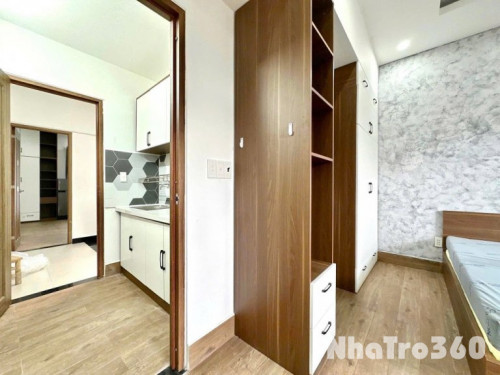 Ban công, tách bếp, phòng cao cấp giá mềm