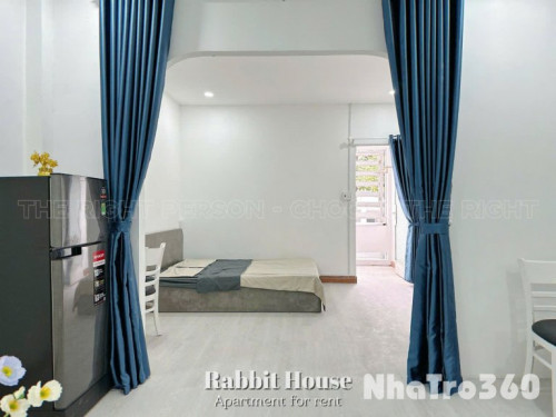 CĂN HỘ BAN CÔNG LỚN MẶT TIỀN ĐƯỜNG QUẬN 5