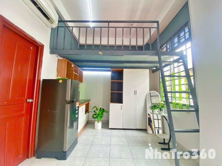 Căn hộ Duplex ban công Full nội thất ngay chợ Hoàng Hoa Thám