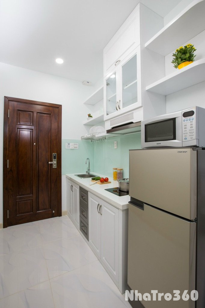 Căn hộ full nội thất ban công Nguyễn Trãi quận 1