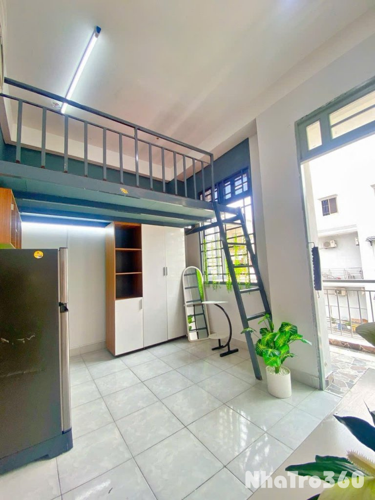 Căn hộ Duplex ban công Full nội thất ngay chợ Hoàng Hoa Thám