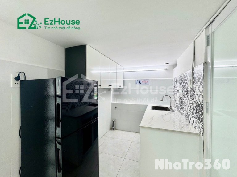 Phòng full nội thất, cửa sổ, gác