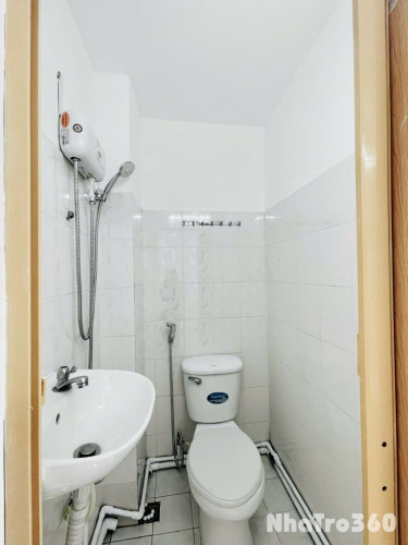 Cho thuê căn hộ Studio Cửa sổ trời, Máy giặt riêng Q10 gần nhà hát Hoà Bình