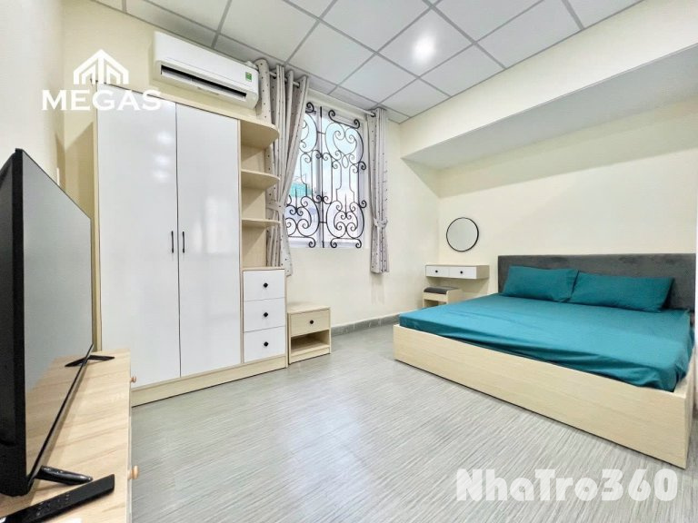 CĂN HỘ CỬA SỔ TÁCH BẾP FULL NỘI THẤT QUẬN 1 GẦN CẦU NGUYỄN VĂN CỪ