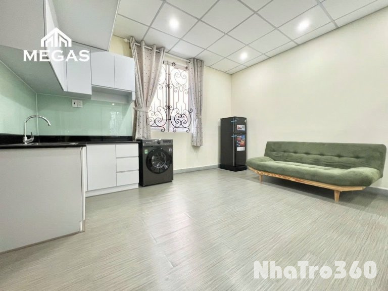 Căn hộ cho thuê ngay trung tâm quận 1, có cửa sổ, bancol đón nắng