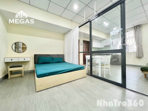 Căn hộ cho thuê ngay trung tâm quận 1, có cửa sổ, bancol đón nắng