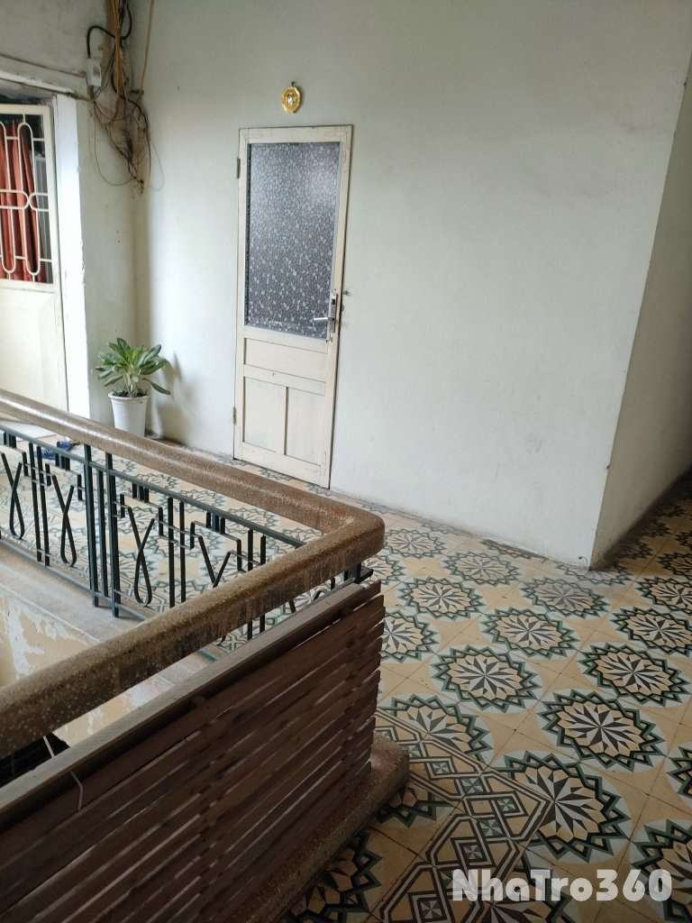 Cho thuê căn hộ khép kín Phố Huế 30m/44m, tầng 4, mặt tiền 3m, 7 tr/th Hai Bà Trưng.