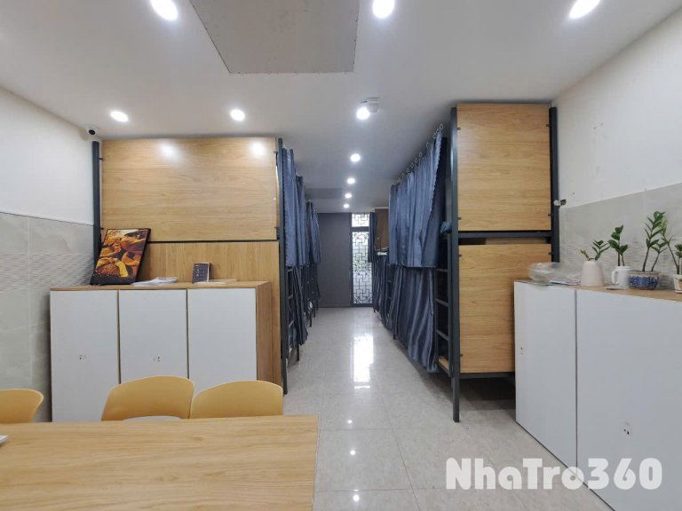 KÍ TÚC XÁ ĐỐI DIỆN CỔNG CHÍNH VĂN LANG, TP HCM (cho thuê)