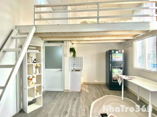 Căn hộ có gác, cửa sổ trời 30m2 gần HV Hàng Không