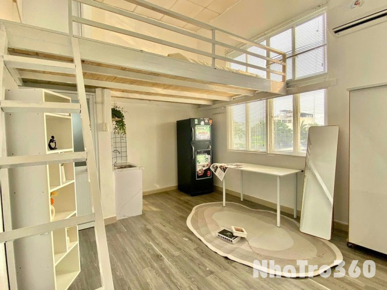 Căn hộ có gác, cửa sổ trời 30m2 gần HV Hàng Không