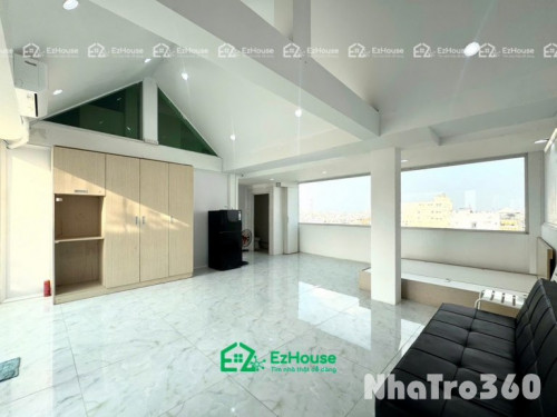 Phòng full nội thất, cửa sổ rộng rãi