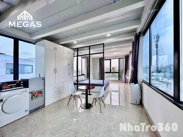 STUDIO TÁCH BẾP MỚI CÓ CẢ BAN CÔNG TẠI Q1