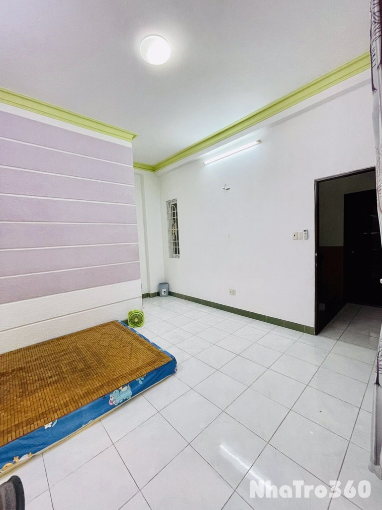 Phòng 25m2 Ban Công - Q.Phú Nhuận gần cv Gia Định