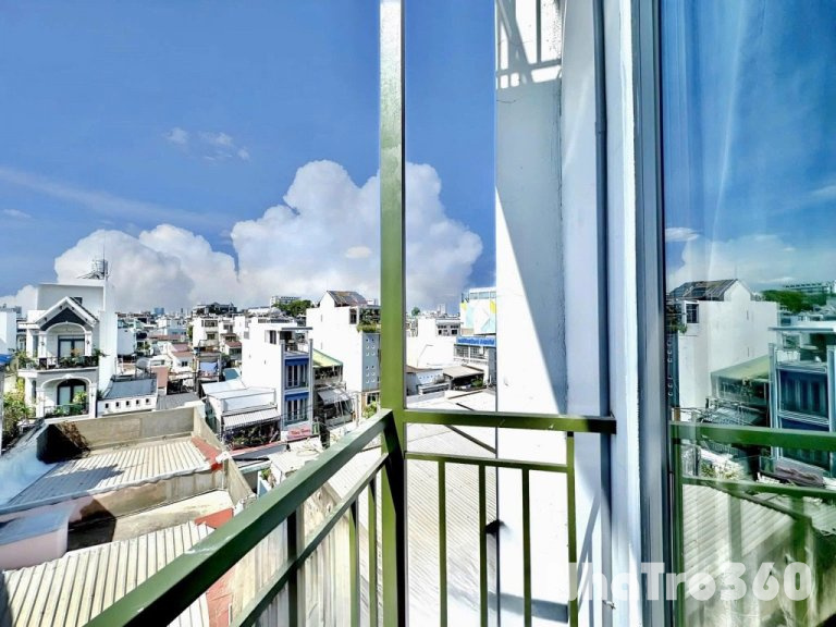 Căn hộ có gác ban công 30m2 gần ETOWN