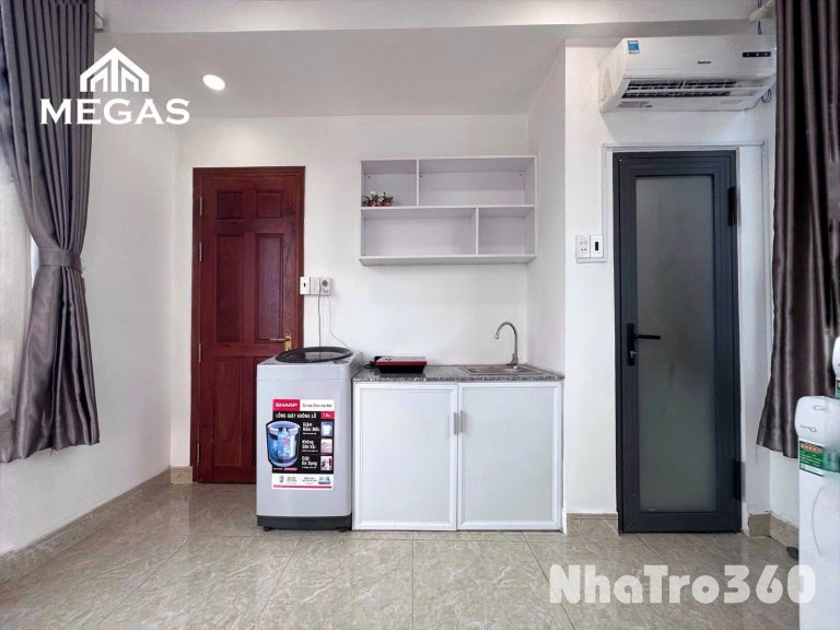 STUDIO TÁCH BẾP MỚI CÓ CẢ BAN CÔNG TẠI Q1