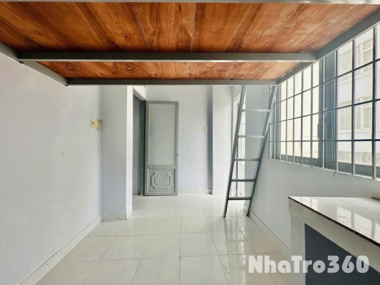 Có gác, ban công, ngay Tên Lửa