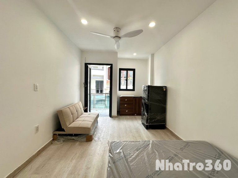 CĂN HỘ BAN CÔNG FULL NỘI THẤT QUẬN 10 GẦN NHÀ THI ĐẤU PHÚ THỌ