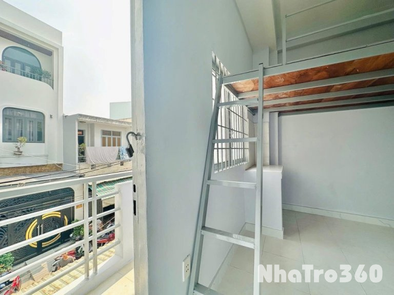 Có gác, ban công, ngay Tên Lửa