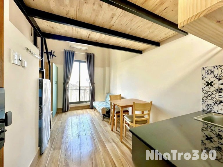 Căn hộ có gác ban công 30m2 gần ETOWN