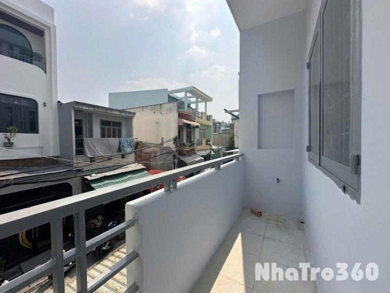 Có gác, ban công, ngay Tên Lửa