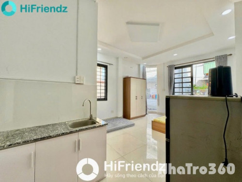 Trống sẵn phòng studio ban công rộng ngay Cách mạng Tháng Tám Q10