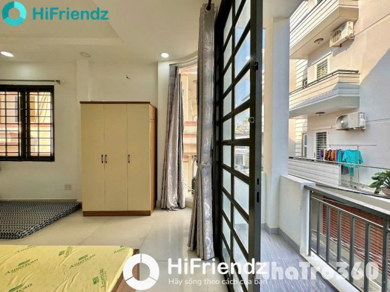 Trống sẵn phòng studio ban công rộng ngay Cách mạng Tháng Tám Q10