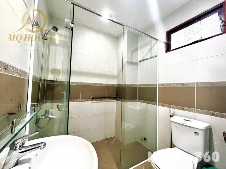 Cho thuê căn hộ ban công, Q1 || đường Lê Thị Riêng || gần Công viên Tao Đàn, Công viên 23 tháng 9, chợ Bến Thành