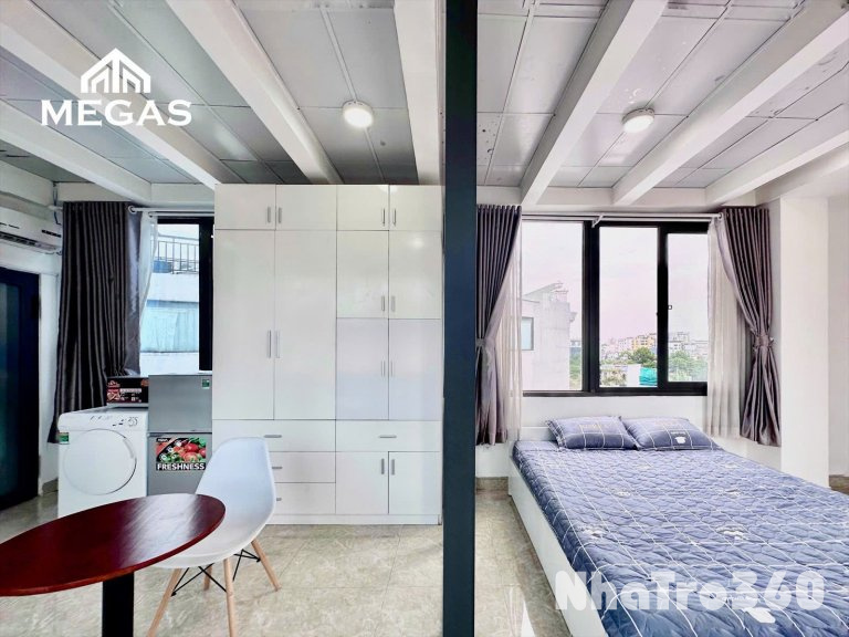 STUDIO TÁCH BẾP MỚI CÓ CẢ BAN CÔNG TẠI Q1