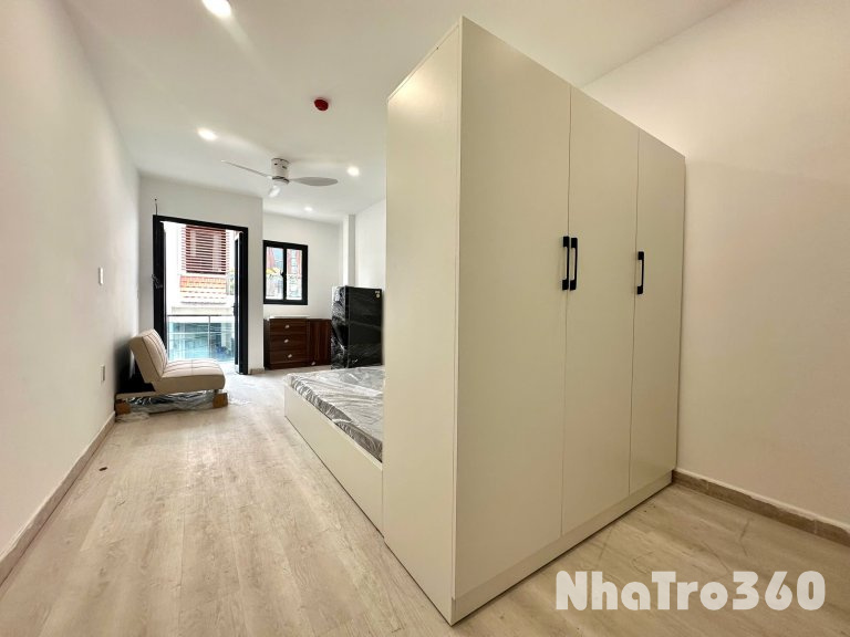 CĂN HỘ BAN CÔNG FULL NỘI THẤT QUẬN 10 GẦN NHÀ THI ĐẤU PHÚ THỌ