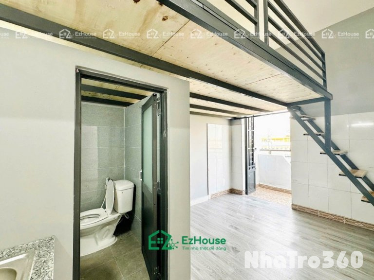 Phòng full nội thất, gác, ban công