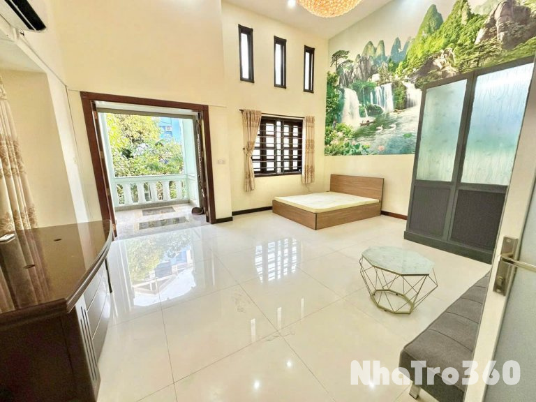 Căn hộ cho thuê ngay trung tâm quận 8, có cửa sổ, bancol đón nắng ----- 💥 Lì xì nóng 200k cho khách check-in sớm Địa chỉ: Tạ Quang Bửu, quận 8 📌 Trạng bị nội thất đầy đủ, thiết kế hiện đại, tối giản 📌 Thuận tiện di chuyển qua các quận trung tâm thành phố 