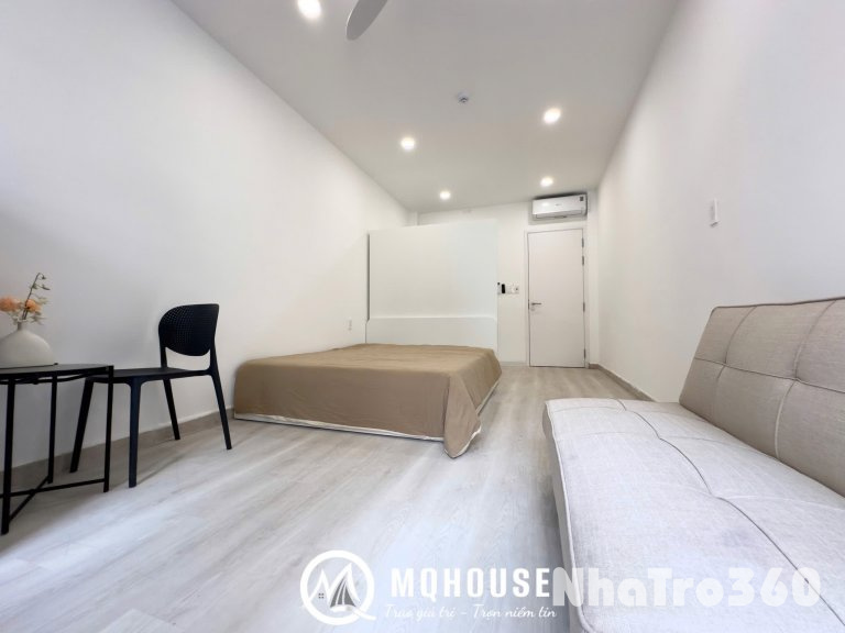 Cho thuê căn hộ ban công, Q10, mới 100% || ngay Lý Thường Kiệt || gần SVĐ Phú Thọ, Bệnh viện chợ Rẫy, ĐH Y Dược