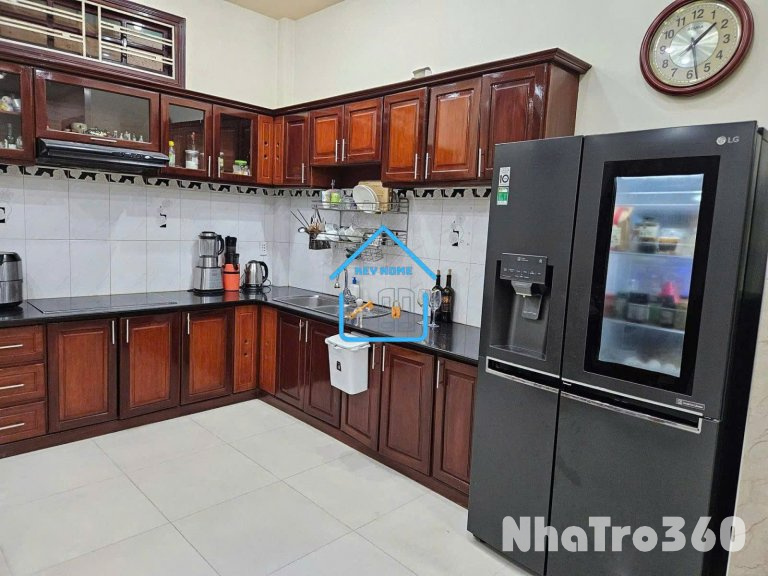 🌿 CHO THUÊ NHÀ 3.5 TẦNG – SÂN VƯỜN RỘNG – FULL NỘI THẤT CAO CẤP  🏡✨