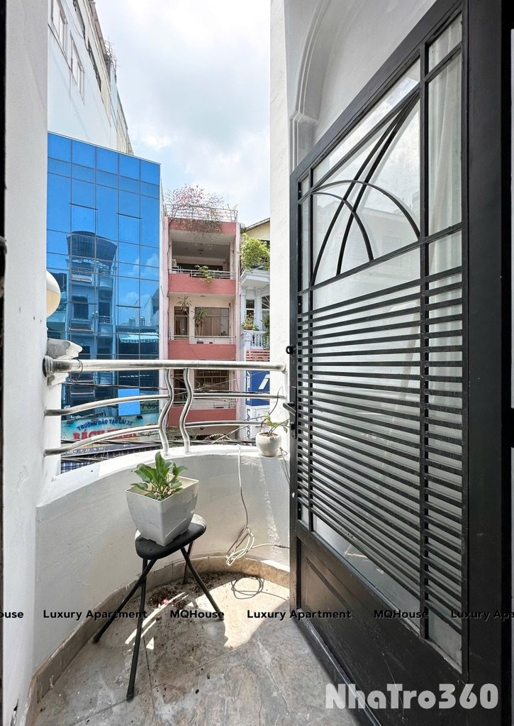 Duplex ban công full nội thất gần CV Lê Thị Riêng
