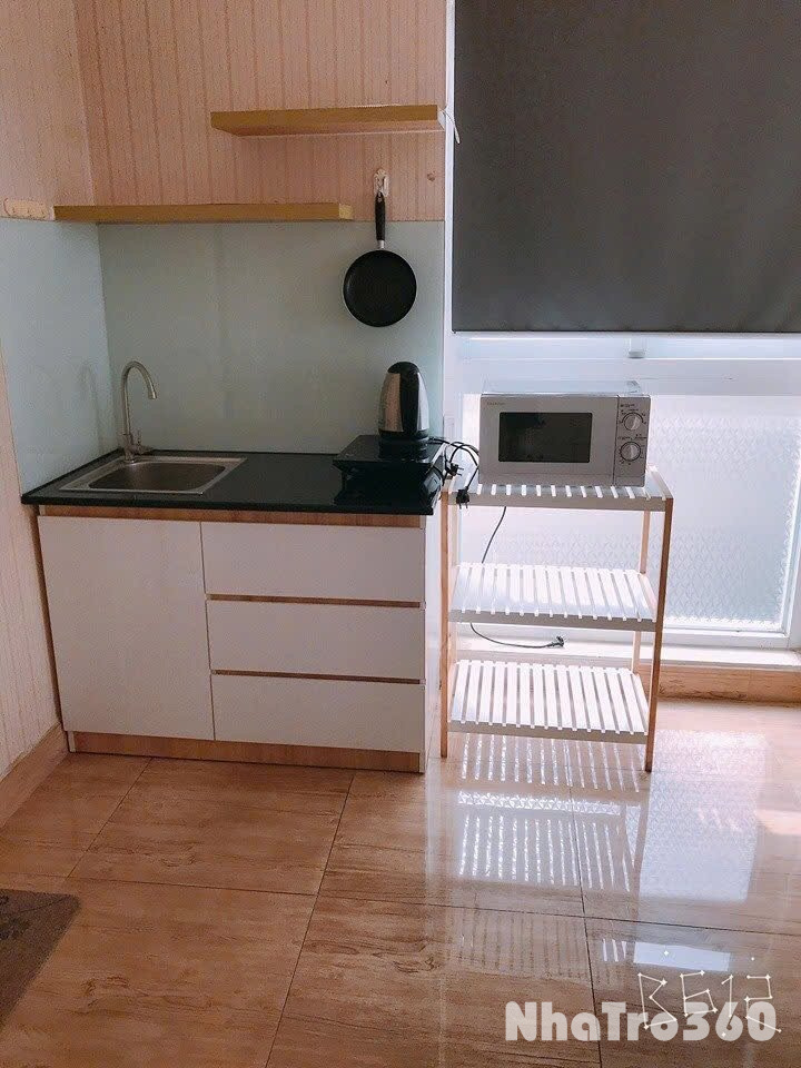 Căn hộ full nội thất ban công 40m2 Lý Chính Thắng