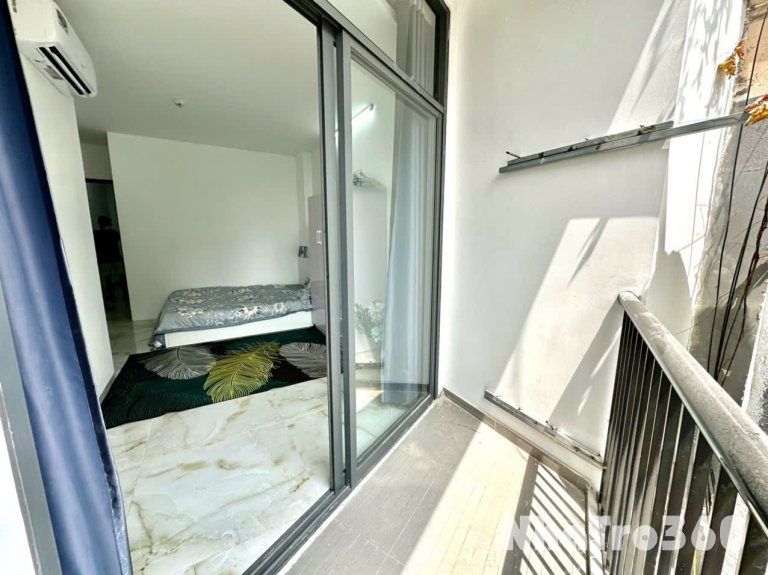 Cho thuê căn hộ ban công, Q10 || đường Sư Vạn Hạnh || gần Huflit, Vạn Hạnh Mall, Việt Nam Quốc Tự