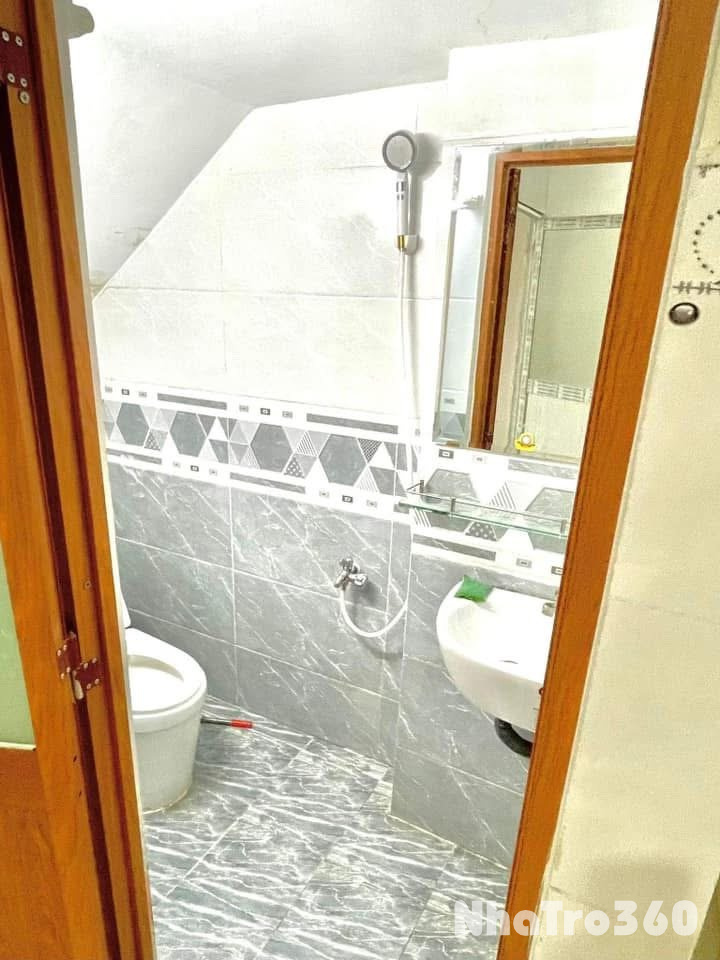 Phòng FULL nội thất ngay NGUYỄN TẤT THÀNH