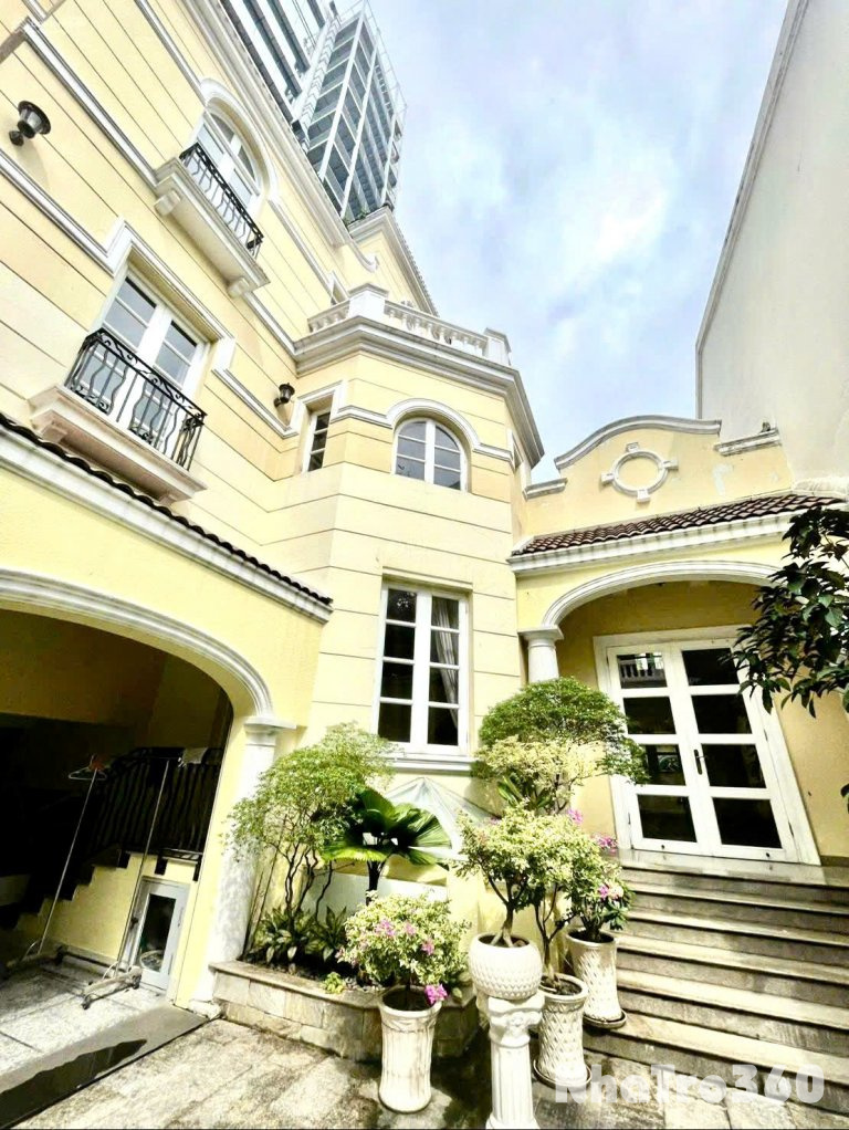 Cho thuê  nhà 16 Phùng Khắc Khoan, Quận 1- Diện tích: 12m x 24m. Giá 140 Triệu