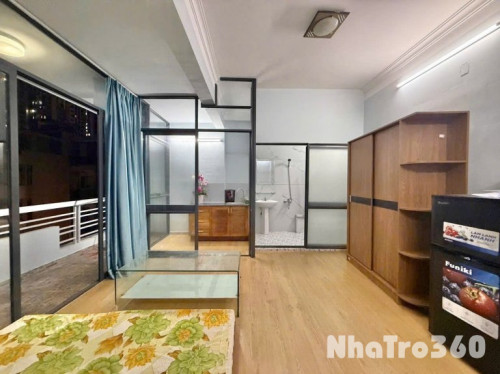 CĂN HỘ BAN CÔNG TÁCH BẾP FULL NỘI THẤT QUẬN 10 GẦN CÔNG TRƯỜNG DÂN CHỦ