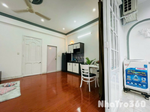 CĂN HỘ BAN CÔNG FULL NỘI THẤT QUẬN 10 GẦN CẦU VƯỢT 3 THÁNG 2