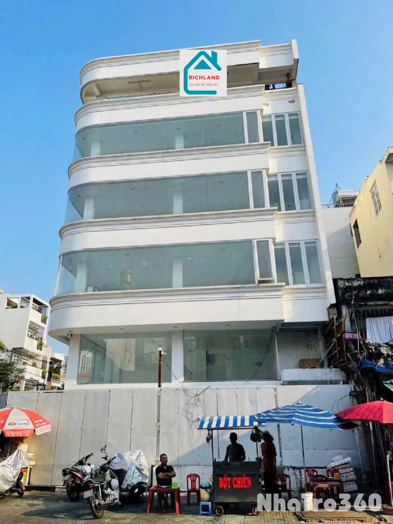 Cho thuê nhà góc 2 Mặt Tiền số 93 Hòa Hưng, Phường 12, Quận 10.